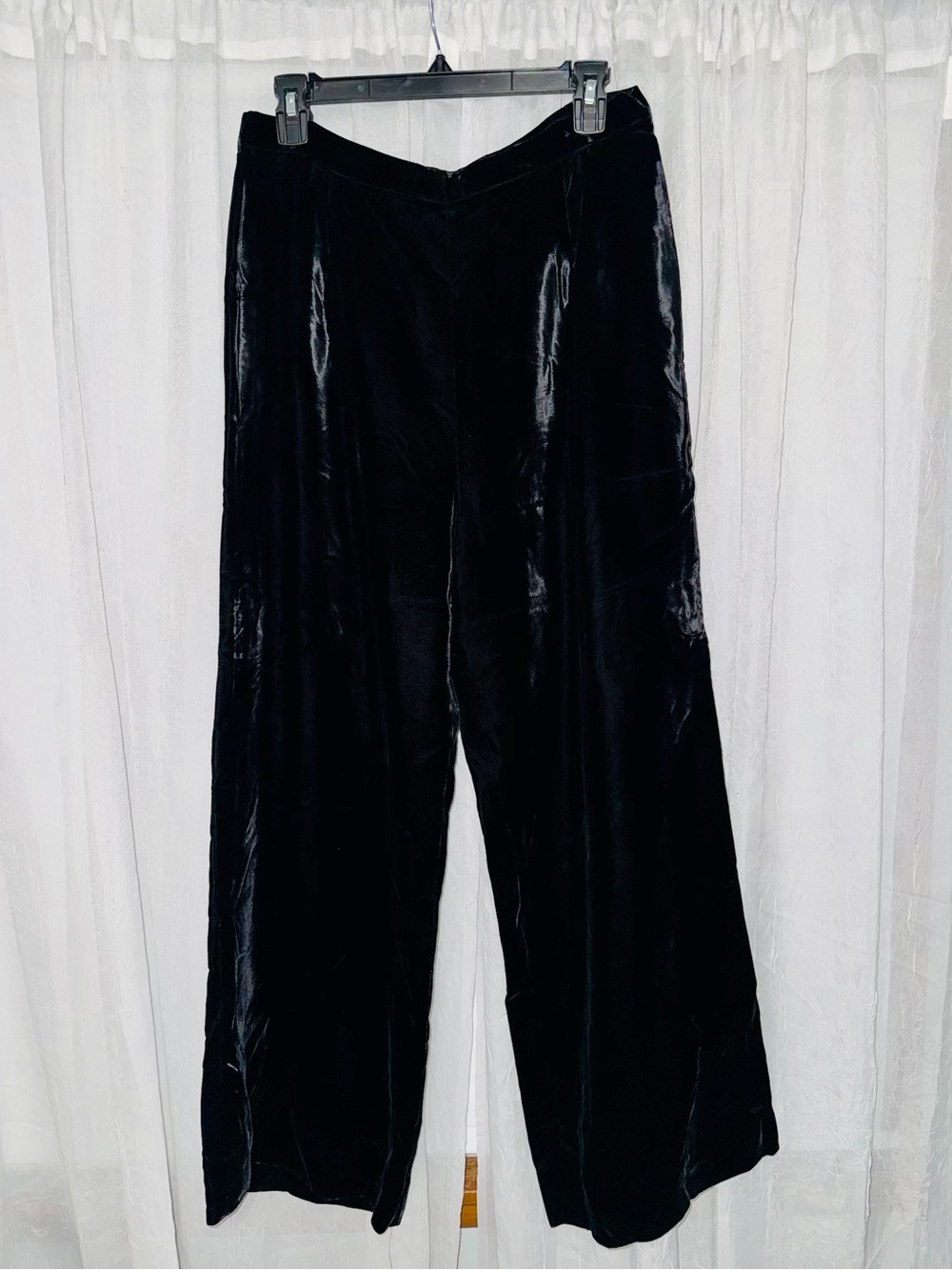Elinor Gay Black Velvet Wide-Leg pants. Women's - size 16.